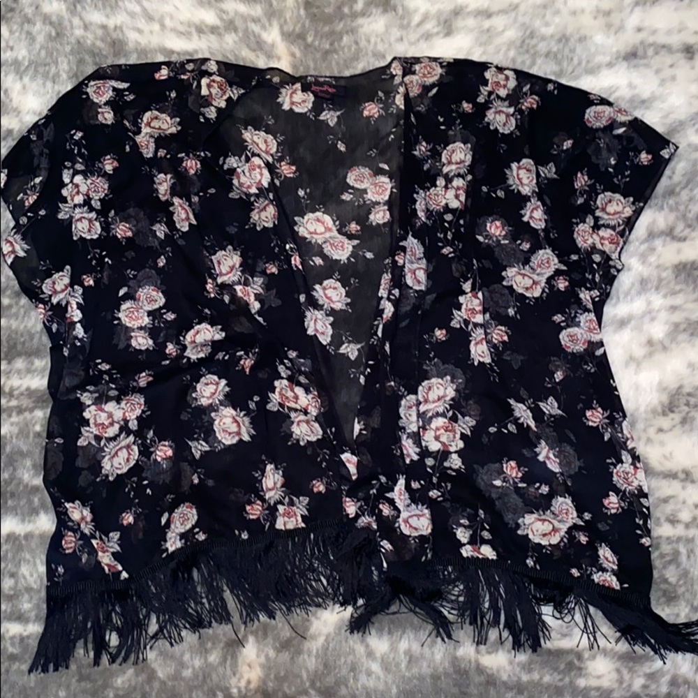 Sheer tassel kimono 🥀